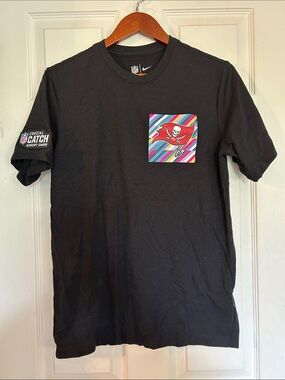 Nike Black Men’s Short-Sleeve Critical Catch Tampa Bay buccaneers Tee